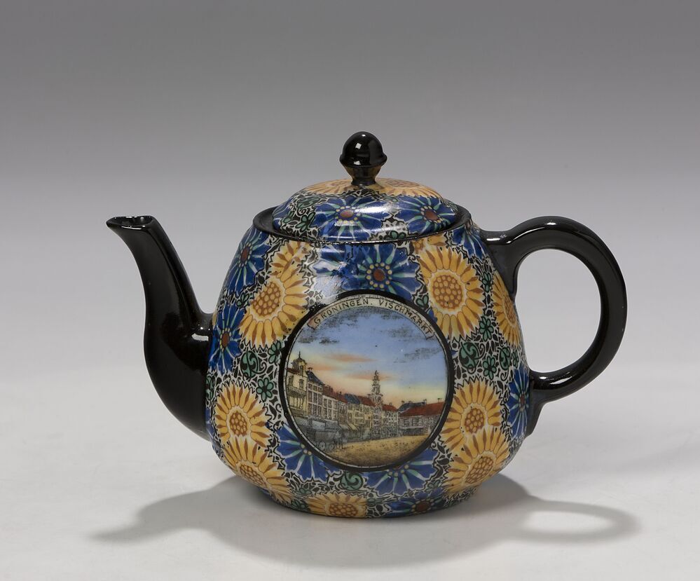 Souvenir: Theepot Groningen Vismarkt